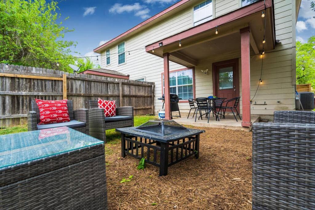 Elegant/4Miles To Downtown/Gameroom & Firepit Austin Exterior photo